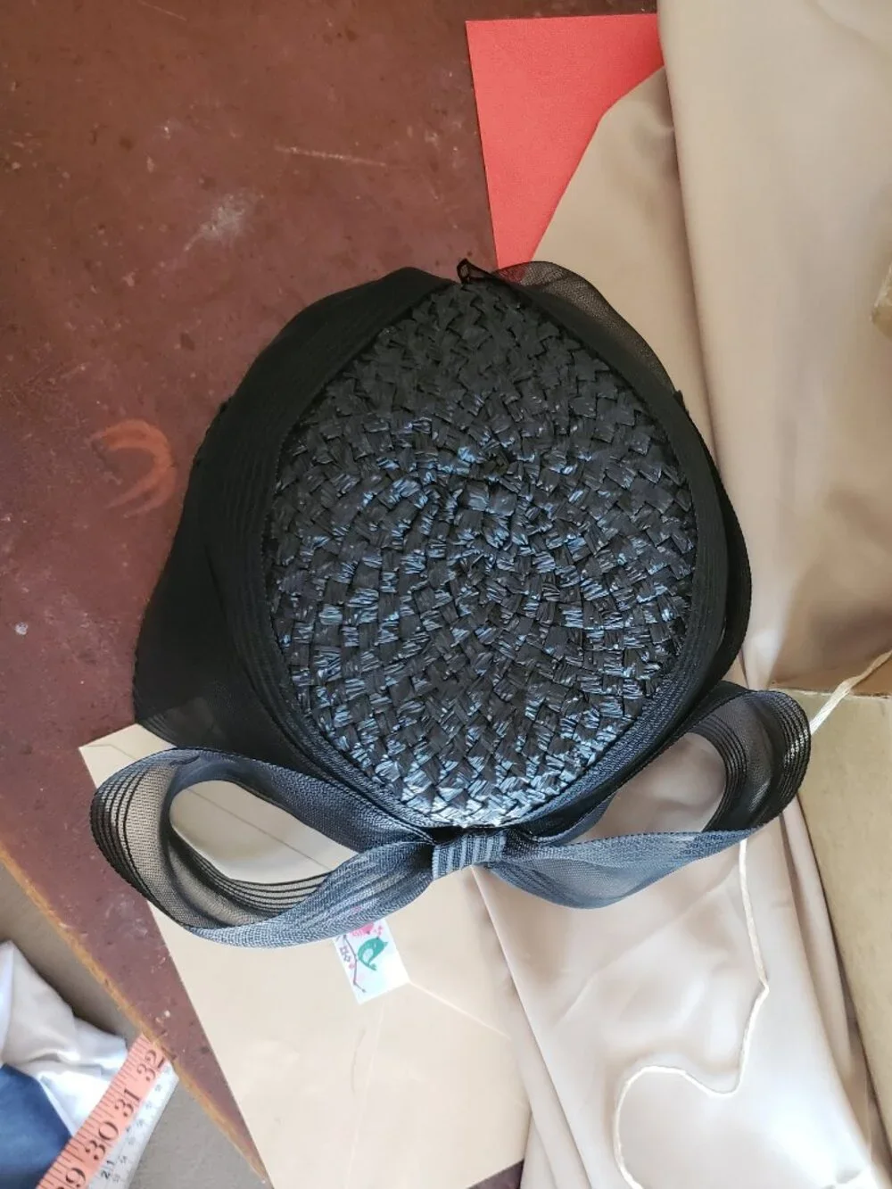 VINTAGE STRAW BLACK BEAUTY HAT - Picture 4 of 11